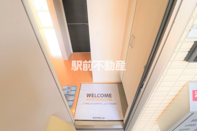 玄関　玄関収納も広々！
