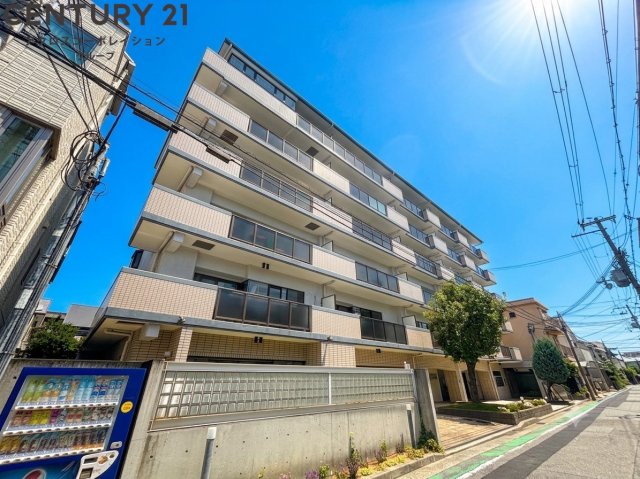 建物外観　オートロックで外部の人間が簡単に出入りできないため安心です。