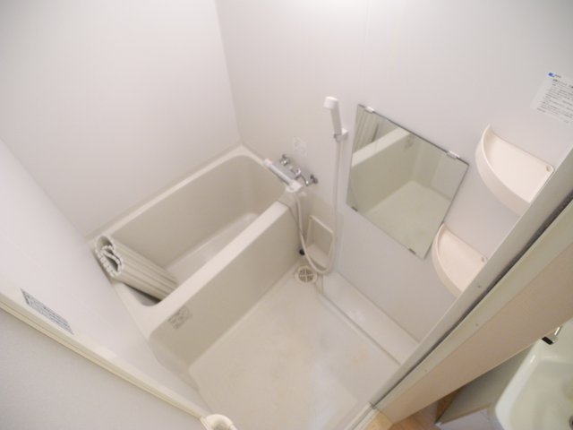 バス・シャワールーム　※反転間取りのお部屋の写真です。