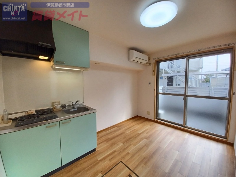 居室・リビング　同タイプの部屋写真です。