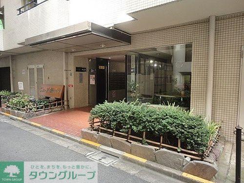 エントランス　外観　※2012年8月撮影