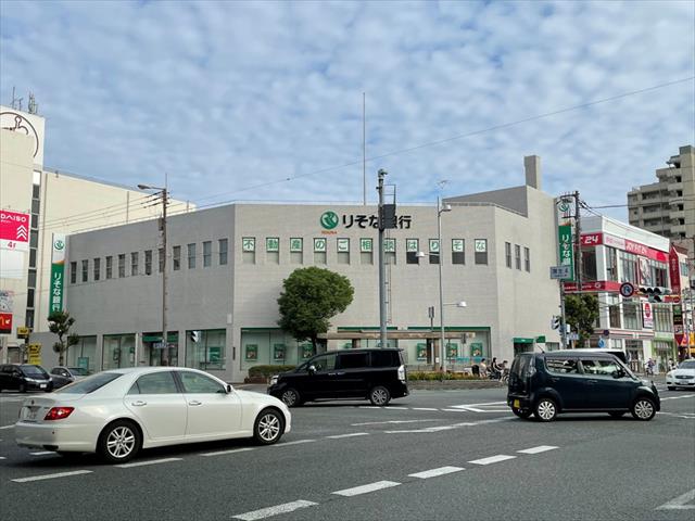 銀行　（株）りそな銀行／城東支店（銀行）まで676m