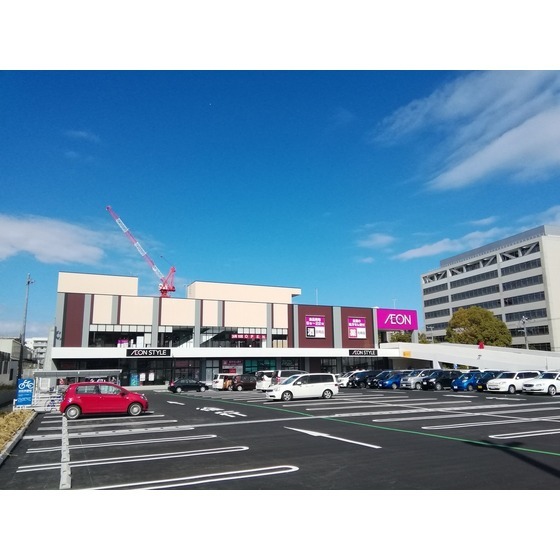 スーパー　イオンスタイル戸塚（スーパー）まで357m