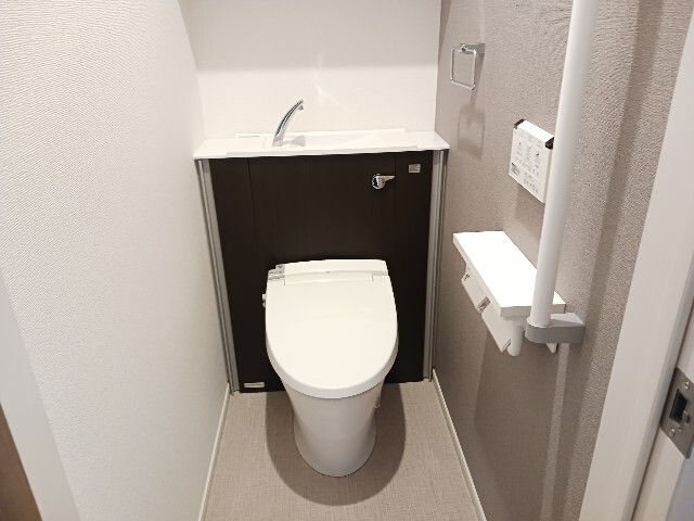 トイレ　清潔感のあるトイレです