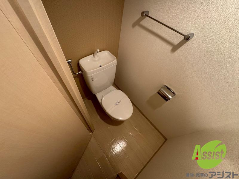 トイレ　こちらはトイレです。清潔感があり、安心して使用できます。