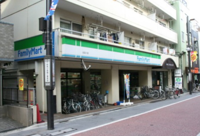 コンビニ　ファミリーマート（コンビニ）まで350m