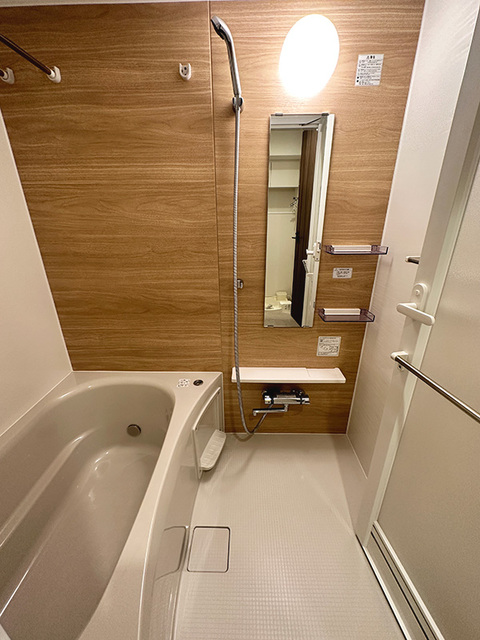 バス・シャワールーム　※写真は同タイプ住戸です。