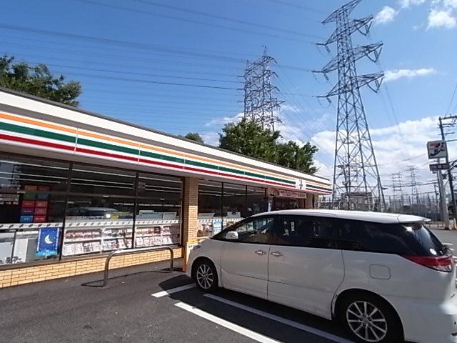 コンビニ　セブンイレブン　宝塚小浜２丁目店（コンビニ）まで585m