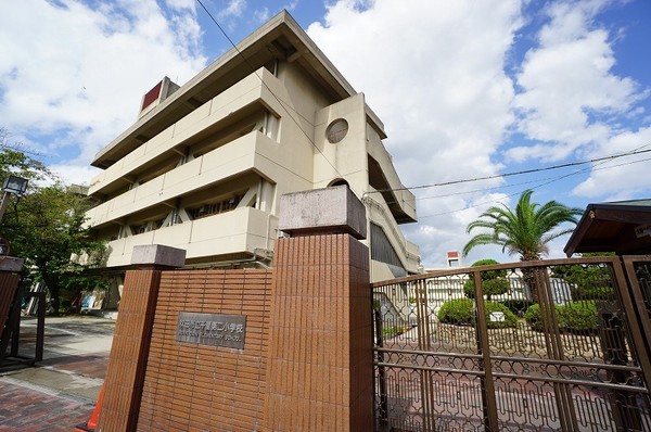 小学校　吹田市立千里第二小学校（小学校）まで676m