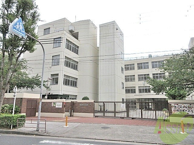 中学校　新豊崎中学校（中学校）まで482m