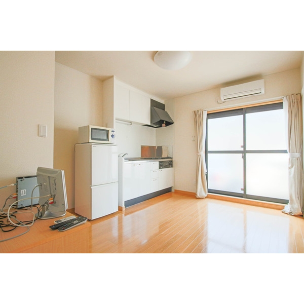居室・リビング　同じ建物の別のお部屋