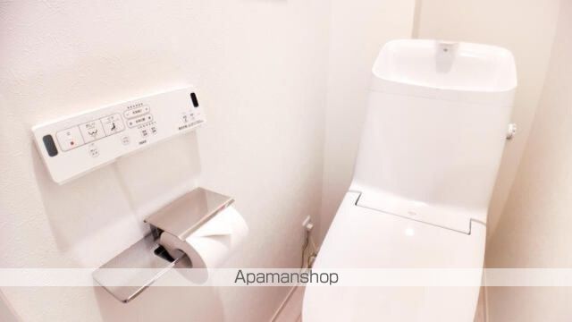 CASA PIAZZA池袋本町の居間写真