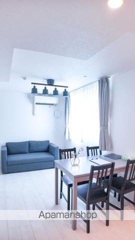 CASA PIAZZA池袋本町の居間写真