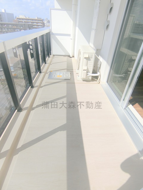 バルコニー　物干し金具付きのバルコニー
