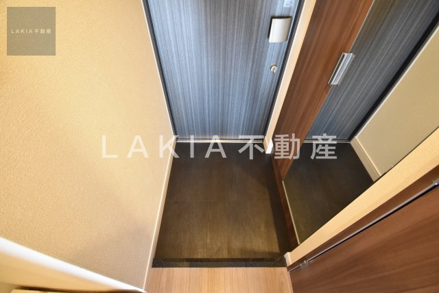 プレサンス立売堀ベルヴィルの玄関写真