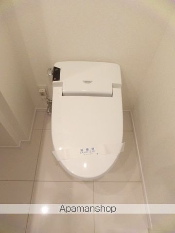 地下鉄御堂筋線 東三国駅 徒歩1分 15階建 築17年のトイレ写真