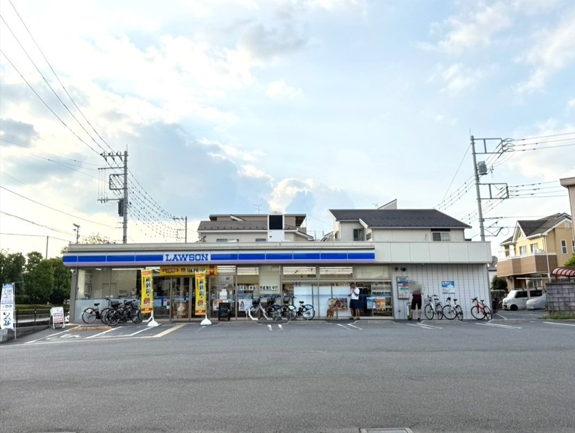 コンビニ　ローソンさいたま堀崎店（コンビニ）まで594m