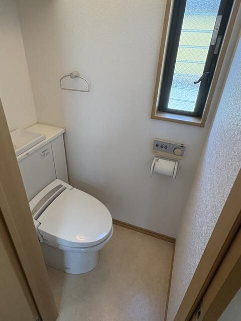 京王線 笹塚駅 徒歩5分 2階建 築23年のトイレ写真