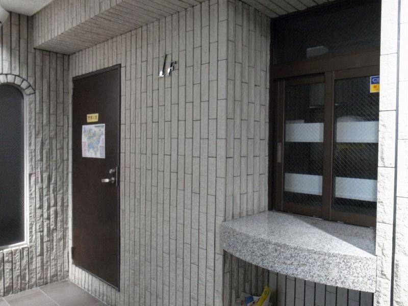 都営大江戸線 牛込柳町駅 徒歩6分 11階建 築36年の外観写真