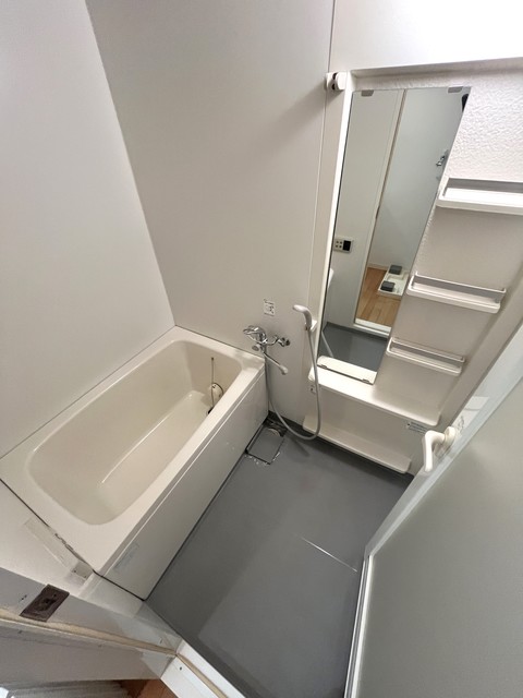 HKマンションの風呂写真
