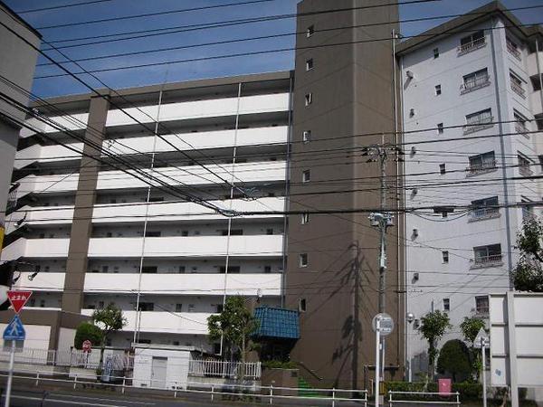 栄町共同住宅の建物外観