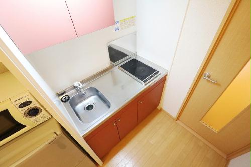 キッチン　２口コンロ付きラジエントヒータを設置