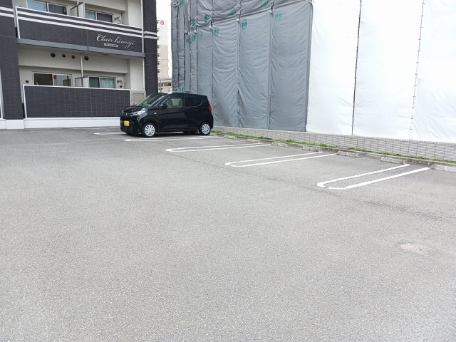 【姫路市船橋町のマンションの駐車場】