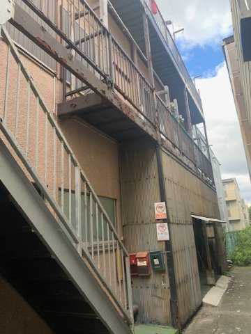 横浜市鶴見区獅子ケ谷のマンションの建物外観