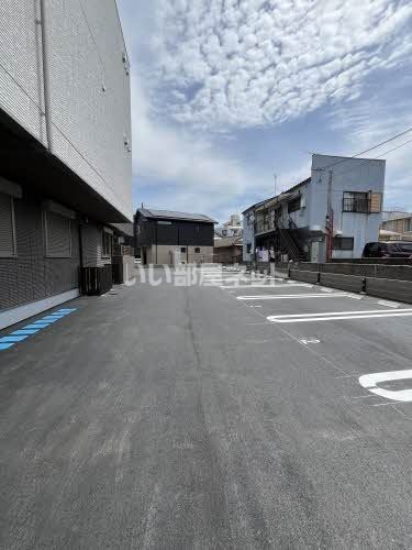 【鹿児島市下荒田のマンションの駐車場】