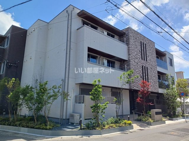 鹿児島市下荒田のマンションの建物外観