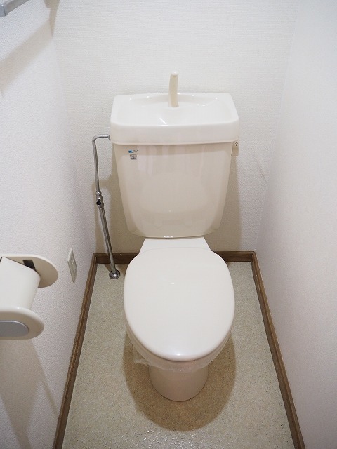 【富山市上二杉のアパートのトイレ】