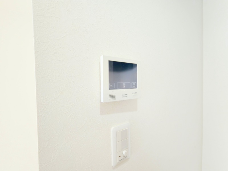 セキュリティ　来客者の確認ができるTVモニターホンが設置されています。