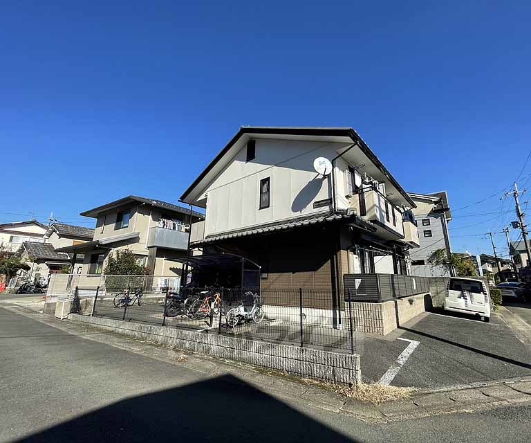 ＣＯＺＹ　ＳＴＡＴＩＯＮ　ＵＴＡＮＯの建物外観