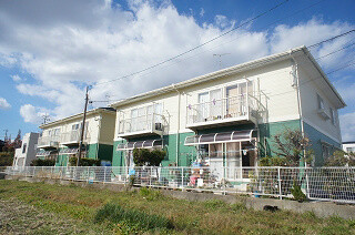 糟屋郡須惠町大字上須惠のアパートの建物外観