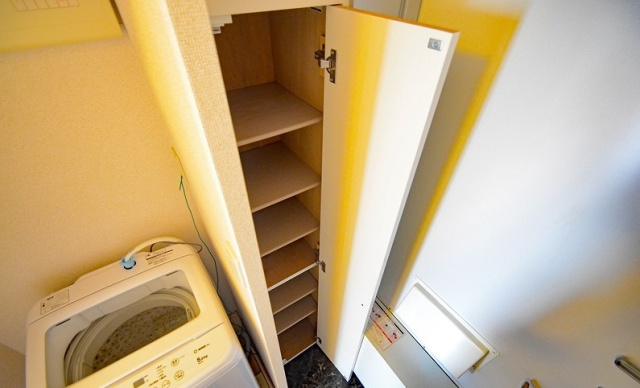 玄関　写真は別号室のものです。