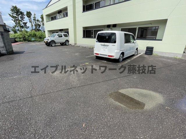 【都田ハイツの駐車場】