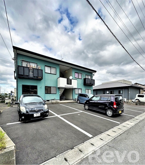 糸島市本のアパートの建物外観