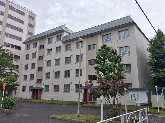 【札幌市西区山の手二条のマンションの駐車場】