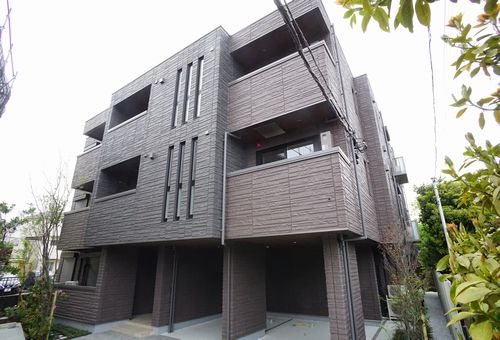 【鎌倉市由比ガ浜のマンションの建物外観】