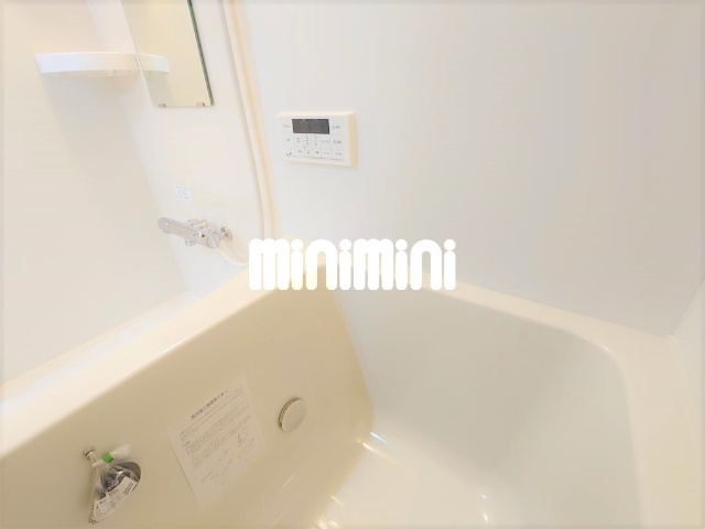 バス・シャワールーム　別部屋の写真です