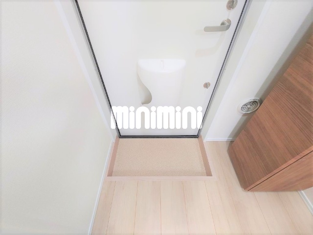 玄関　別部屋の写真です