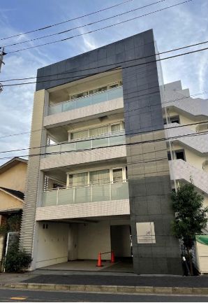 【ミリアレジデンス桜新町の建物外観】