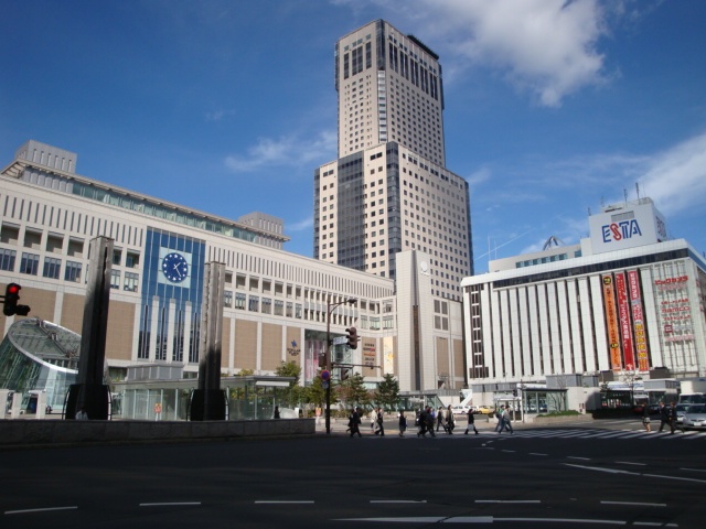 【札幌市中央区北四条東のマンションのショッピングセンター】