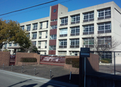 中学校　加古川市立陵南中学校（中学校）まで933m