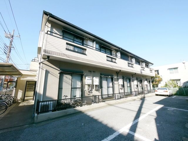 【さいたま市大宮区上小町のアパートの建物外観】