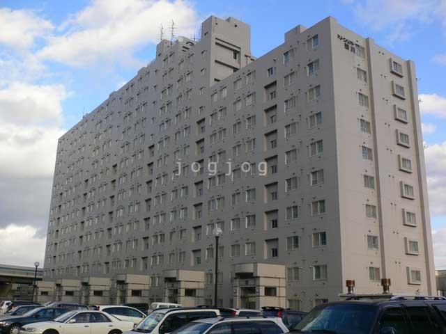 札幌市北区新川五条のマンションの建物外観