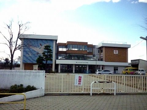 【郡山市喜久田町堀之内のアパートの小学校】