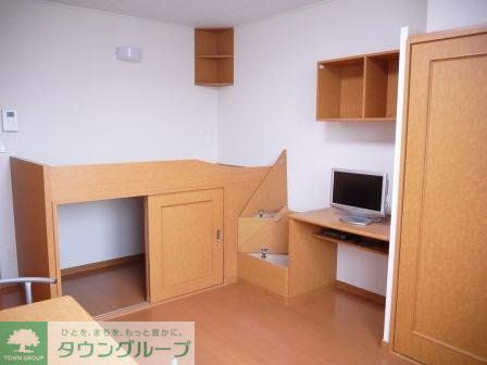 居室・リビング　1Fフローリング2F絨毯