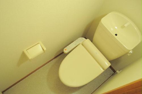 トイレ　トイレとお風呂　セパレートタイプです！