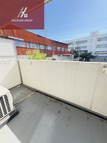 バルコニー　暖かな日差しのふりそそぐバルコニー